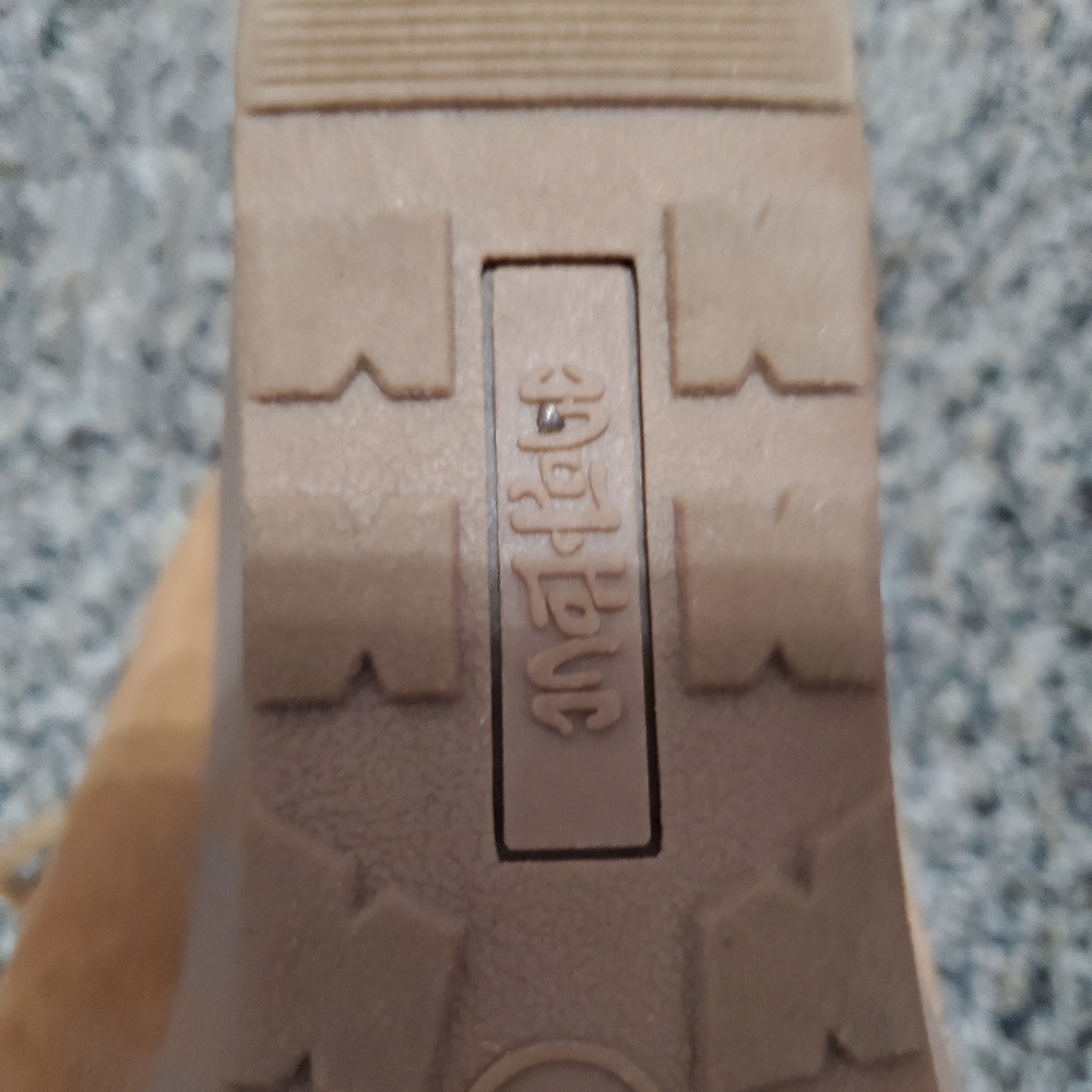 Boots - Picture 3 of 4